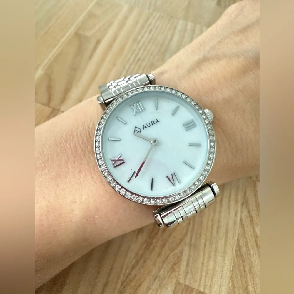 Aura ladies silver tone mother of pearl watch NEW BATTERY